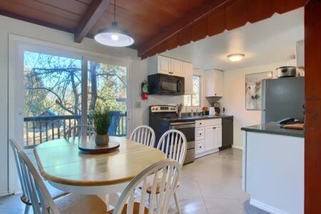 Blue Door Cottage 12 Miles To Yosemite Bbq Oakhurst Ngoại thất bức ảnh